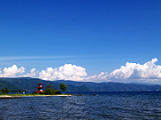 洞爺湖と浮見堂の風景