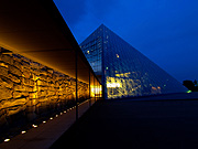 ガラスのピラミッド HIDAMARIの夜景